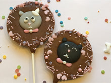 Load image into Gallery viewer, Kitty Cat Milk Chocolate Lollies
